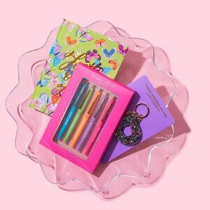 Taylor Elliott Designs Large Clear Wavy Acrylic Nesting Bowl